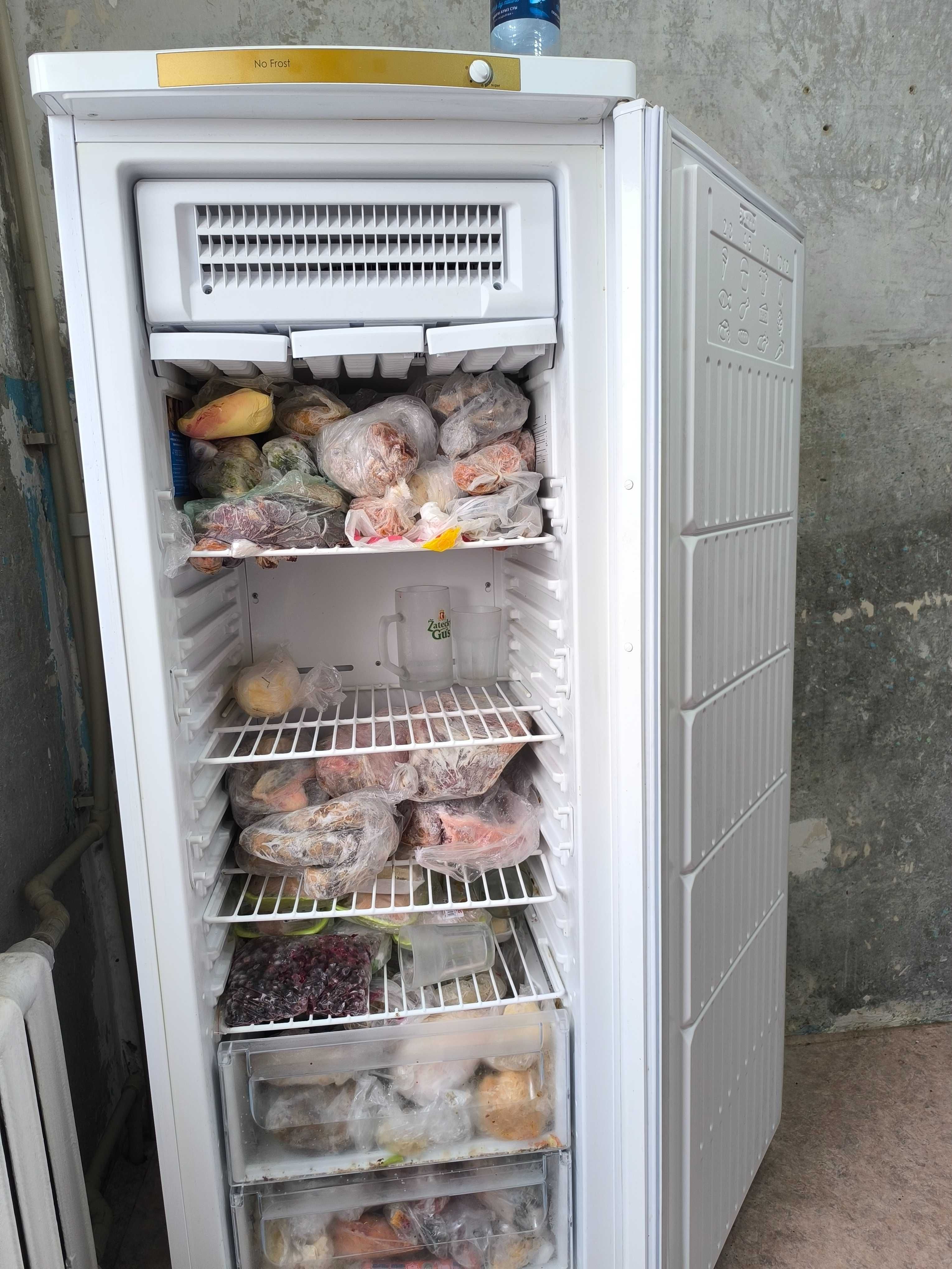 Продам морозильник - шкаф в очень хорошем состоянии. Фирма "Indesit"!!
