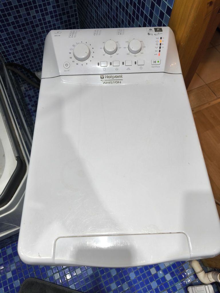 Продам вертикальную стиральную машинку Ariston