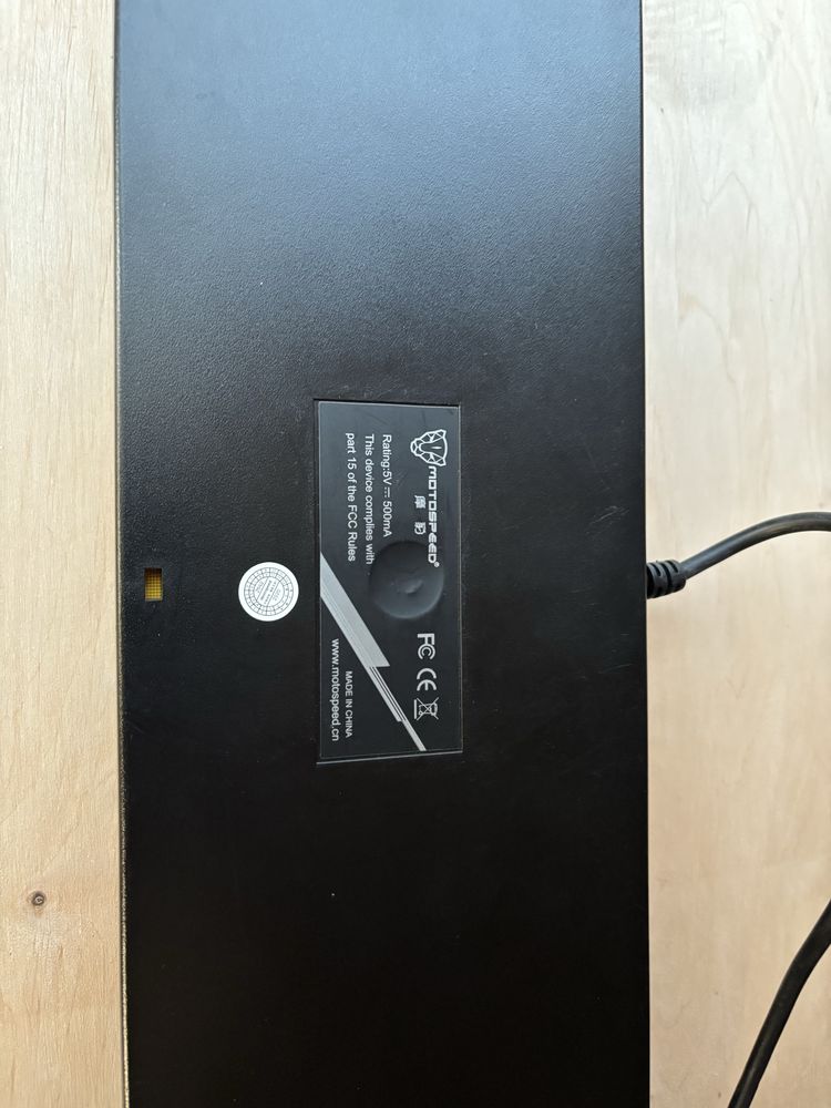 Продаю клавиатуру Motospeed CK104