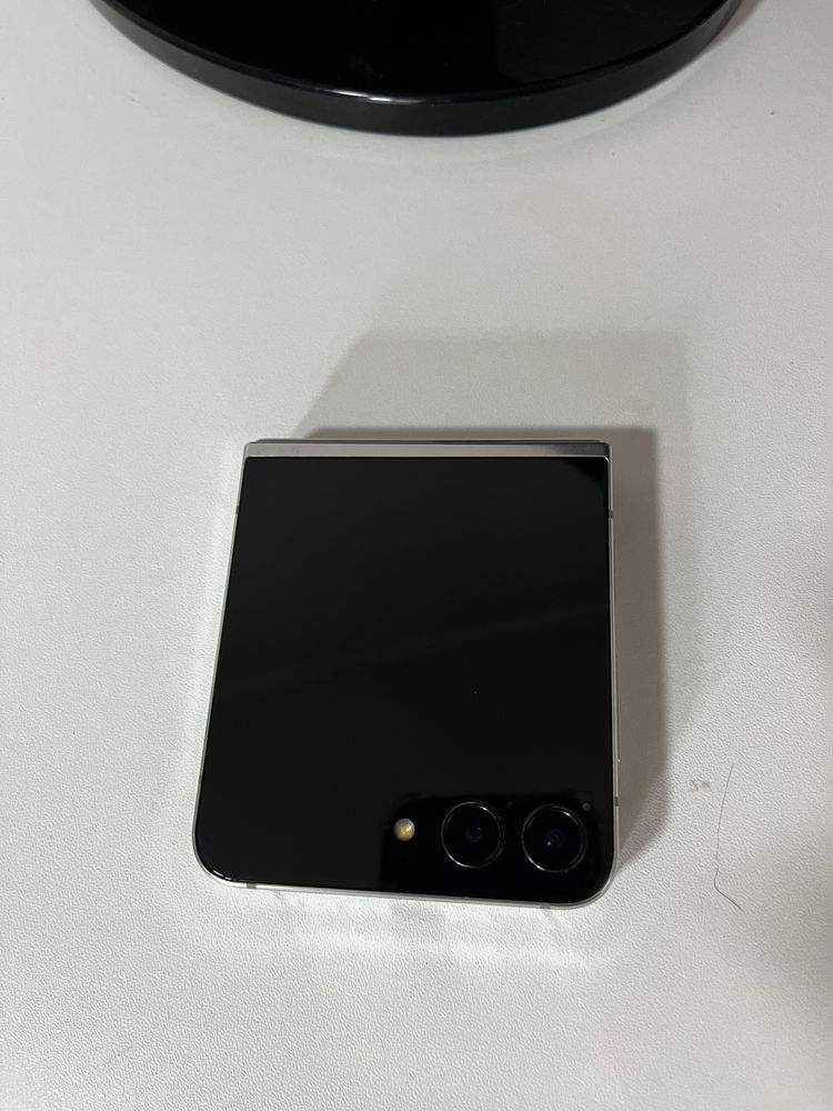 Samsung Z Flip 5
