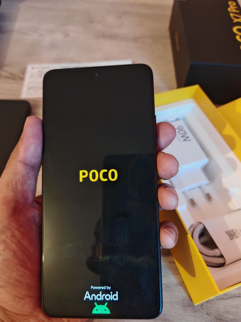 Смартфон Poco x7 pro 12/512 практически новый