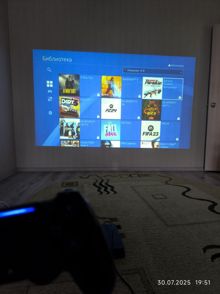Игровая приставка PS 4 slim 1tb + Проектор Tommili