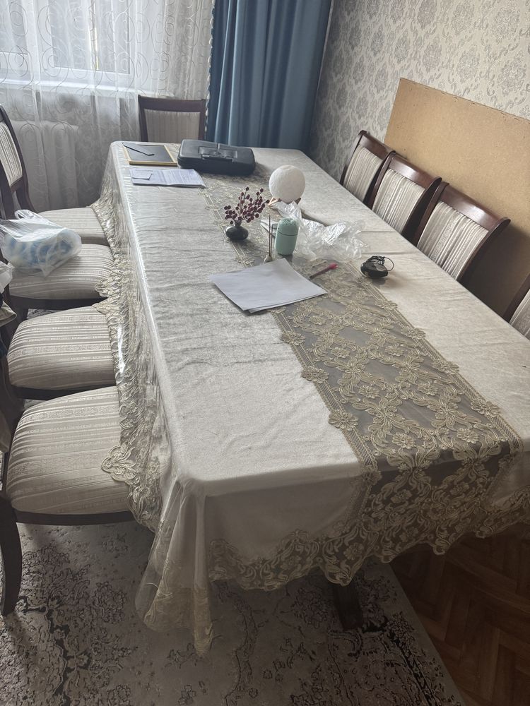 Стол в гостинную