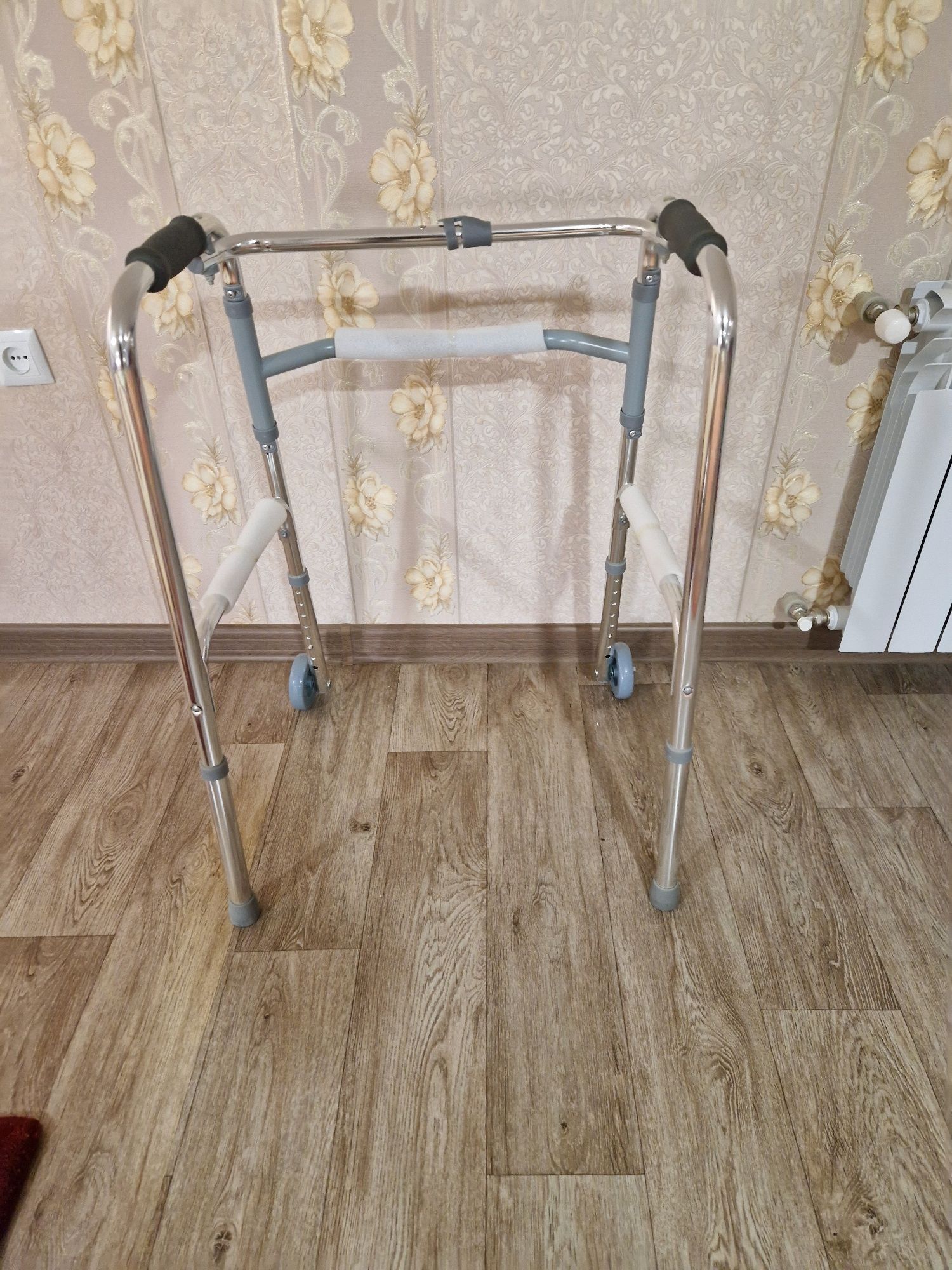 Продам ходонок для инвалидов
