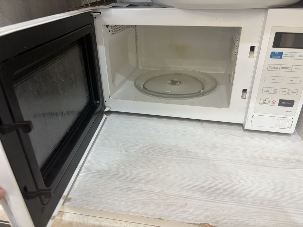 Продам микроволновку на запчасти