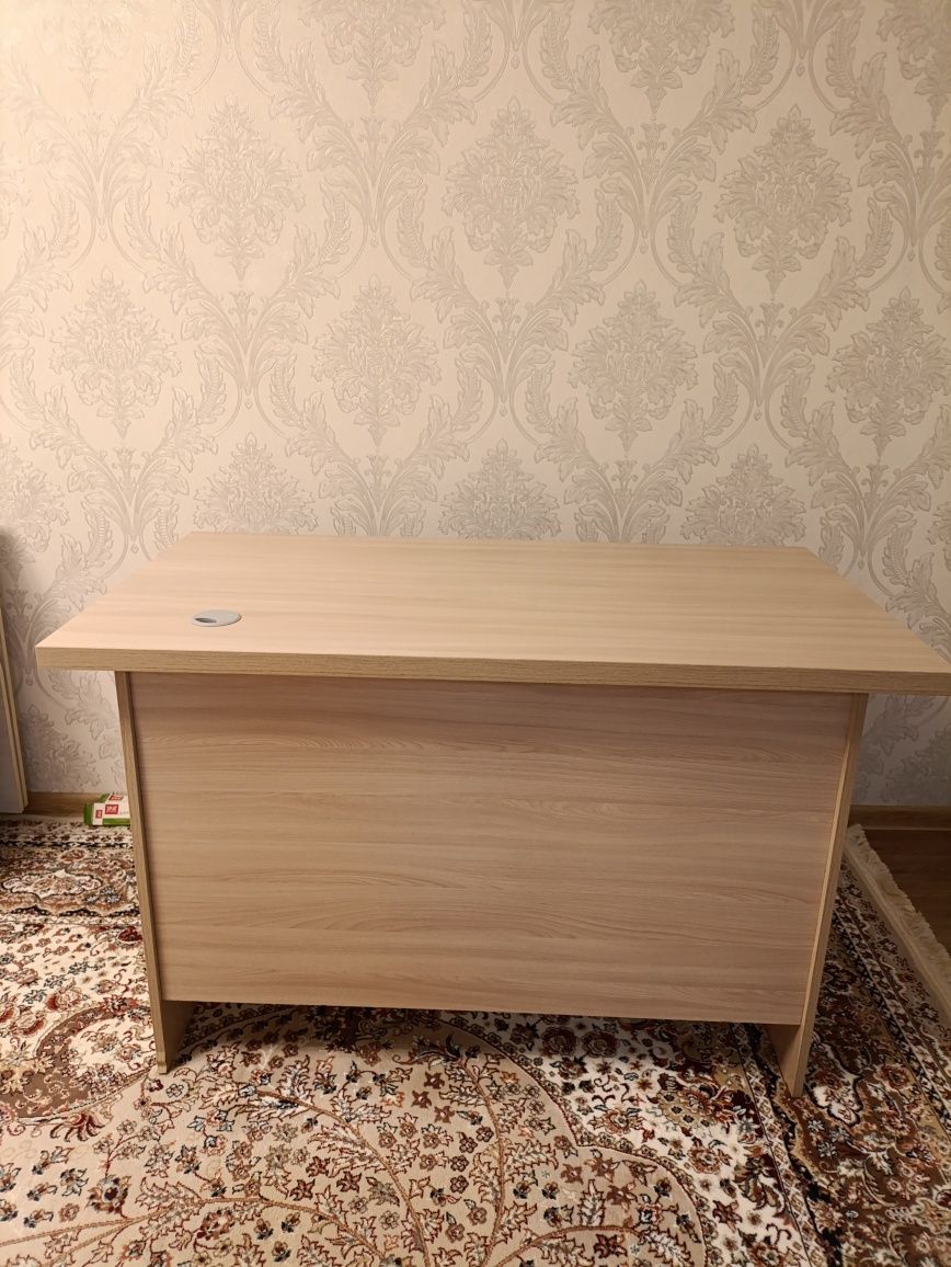 Продам письменный стол!