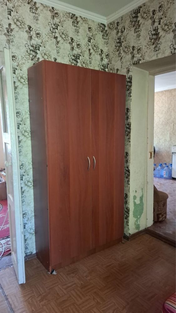 Продаю срочно шкаФ