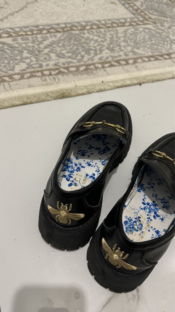 Продам лоферы от Gucci