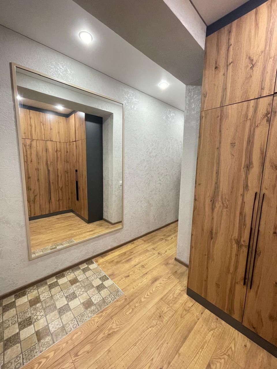 Продам 3 комн новостройку 71 кв  с евроремонтом