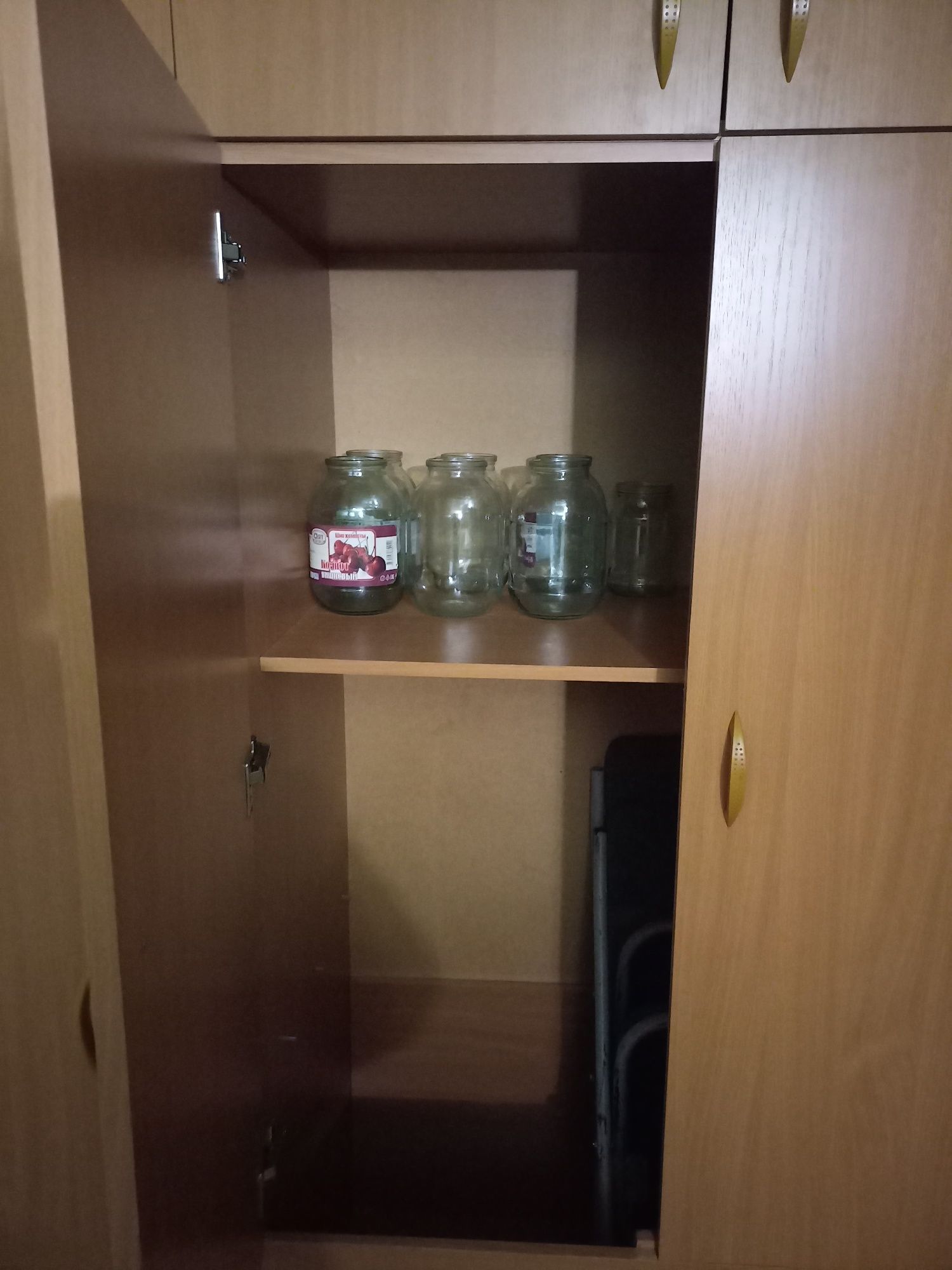 Продам шкаф срочно