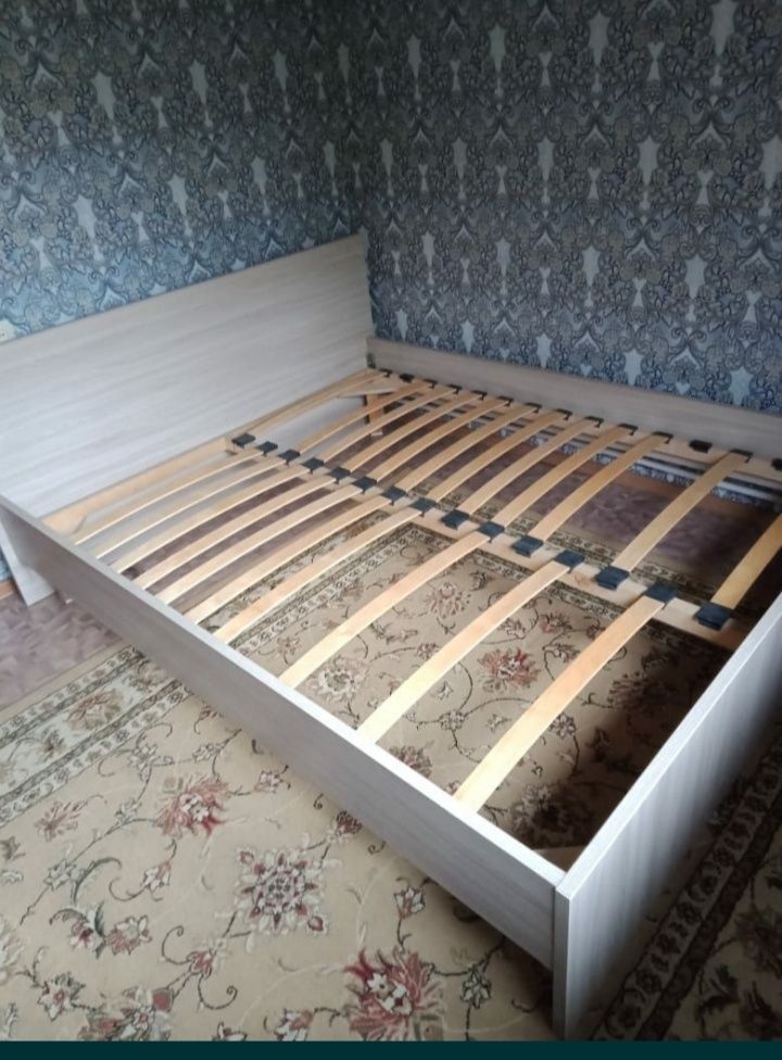 Продам кровать двуспальную