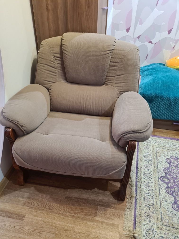 Продам диваны в хорошем состоянии, для гостиной, зала ,офиса