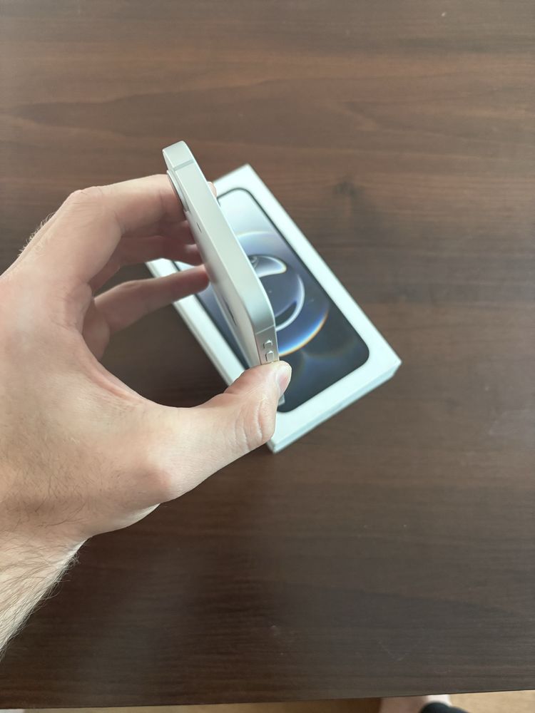 iPhone 16e 128gb НОВЫЙ
