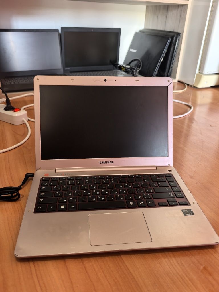 Ноутбук Samsung Core i5