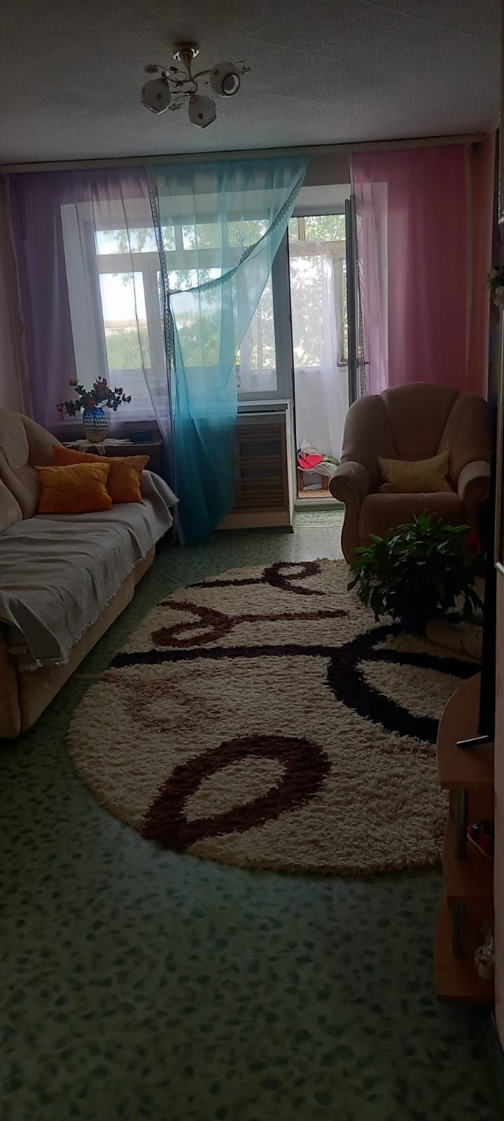 Продам двух комнатную квартиру