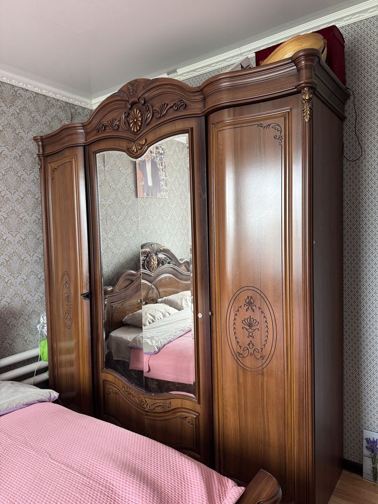 Спальный гарнитур