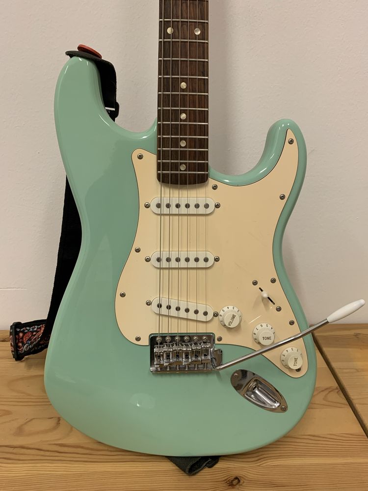 Электрогитара Squier Affinity Series Stratocaster Surf Green