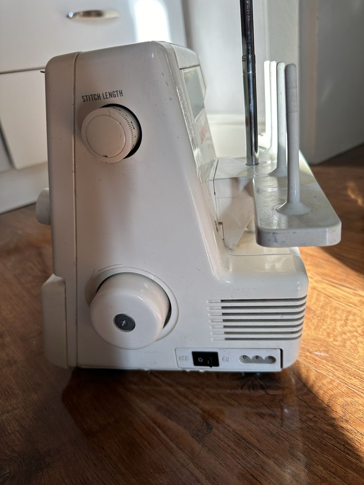 Оверлок Janome (made in Taiwan)