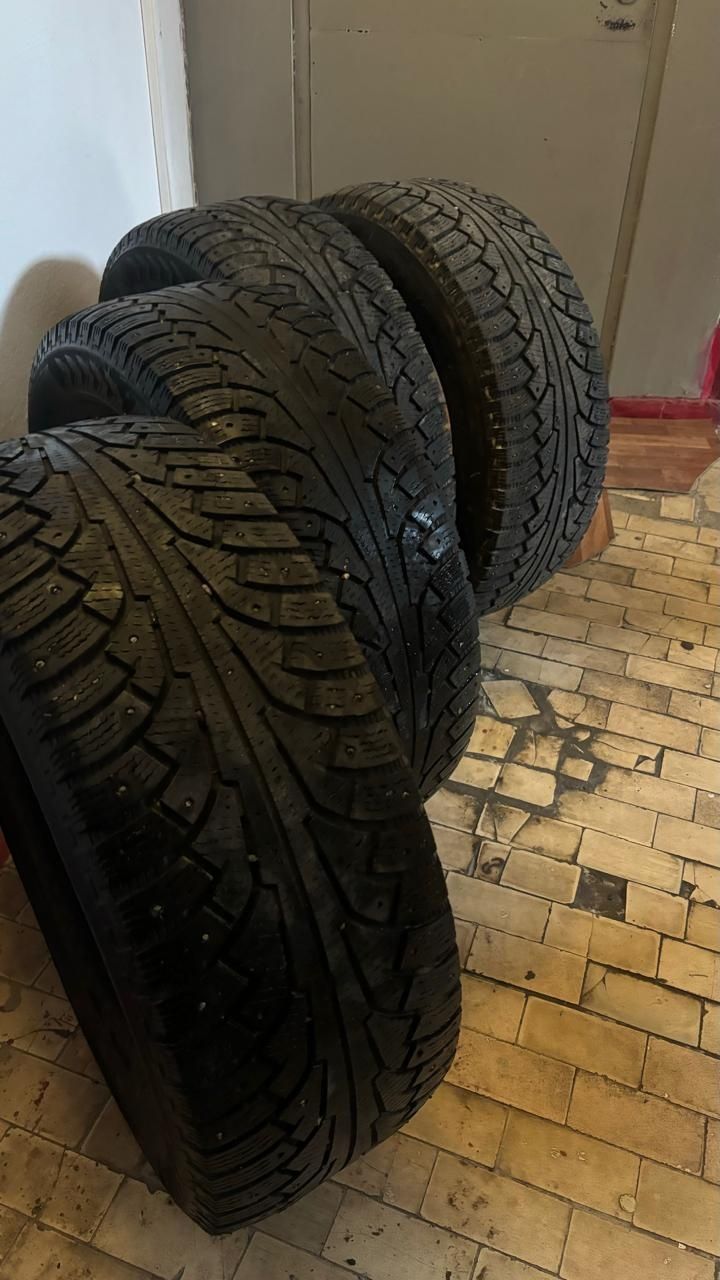 Шины зимние R17.