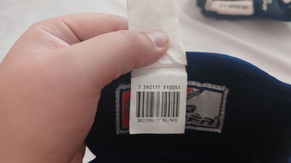 Продам краги и клюшку