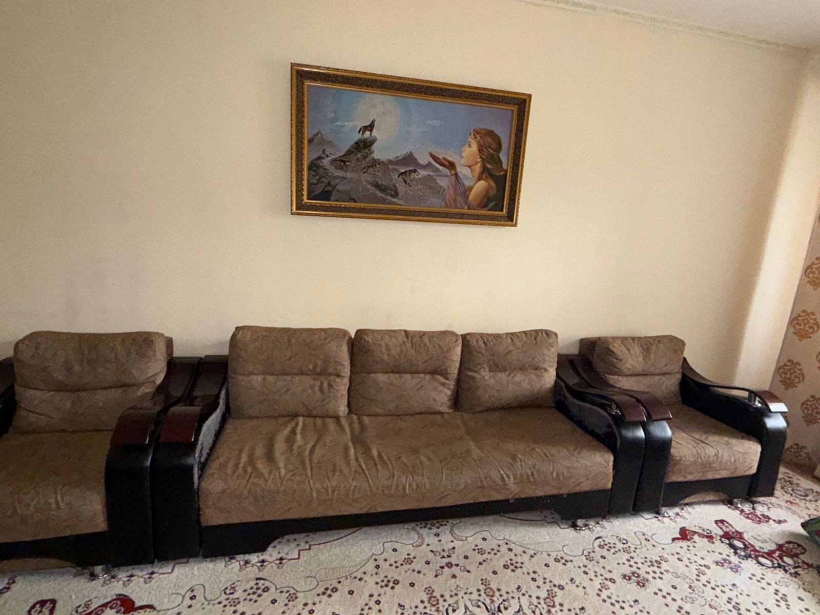 Продам диван с двумя креслами