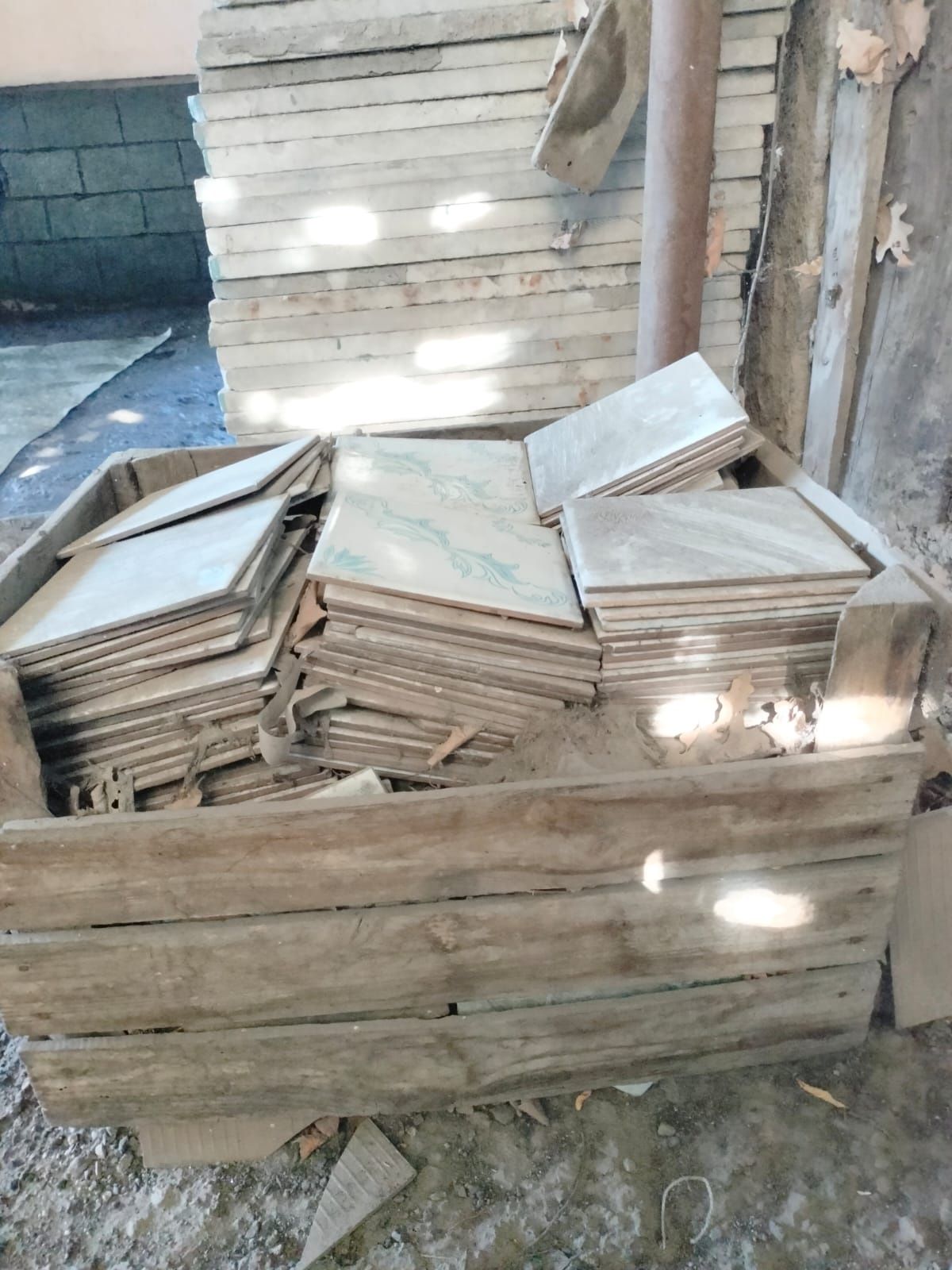 Продам керамическую плитку не дорого