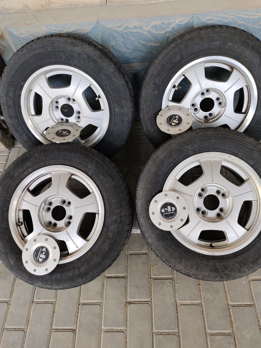 Продам диски с летней резиной