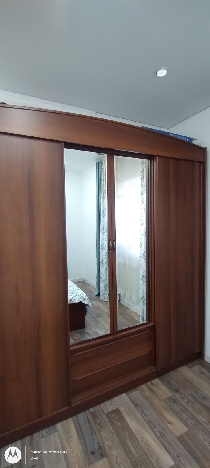 Срочно продам двуспальную кровать и шкаф