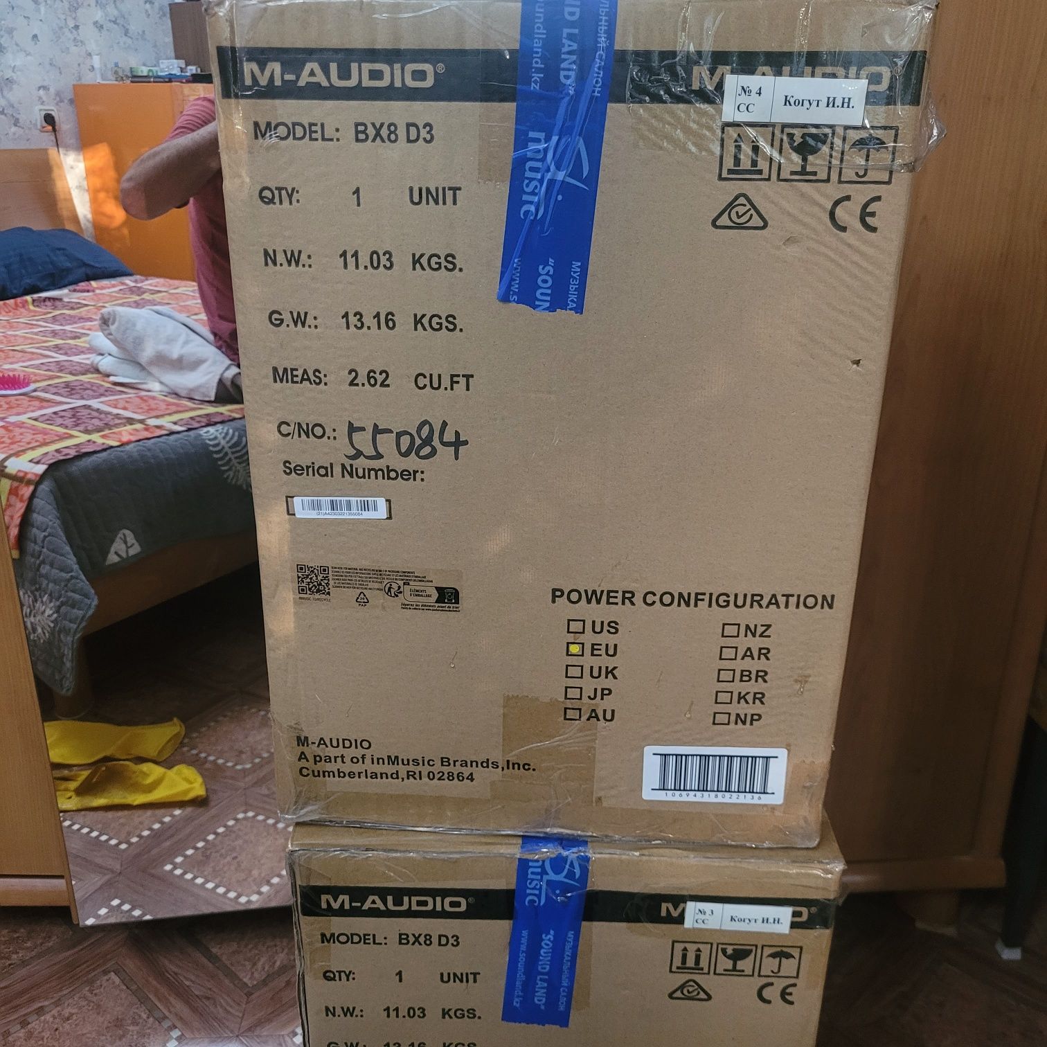 Продам студинный колонка. Зв карта. Наушник. Микрофон.