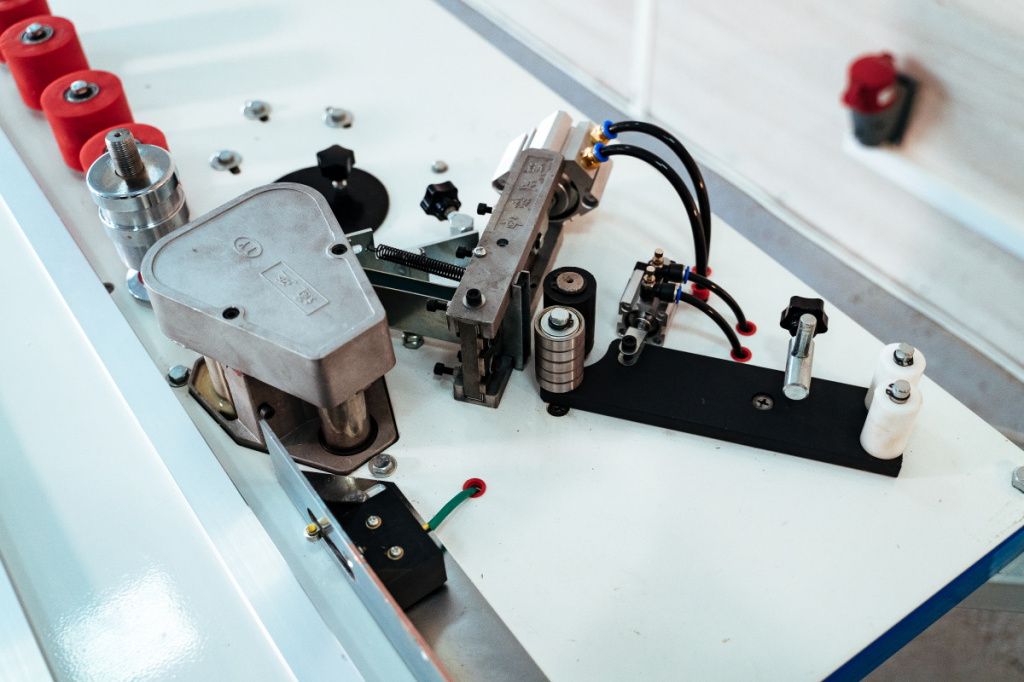 Кромкооблицовочный станок DELTAMACHINERY DM-108 PRO