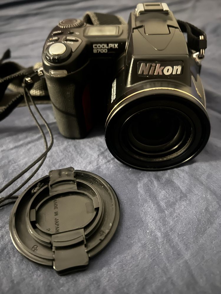камера Nikon Coolpix 8700