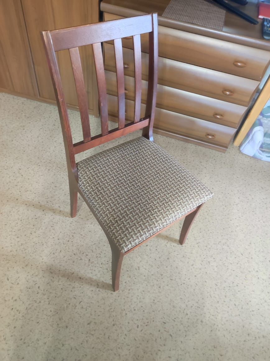 Стул устойчивый,крепкий,качественный 4 шт