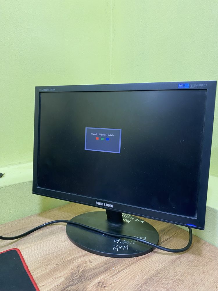 Монитор Samsungg