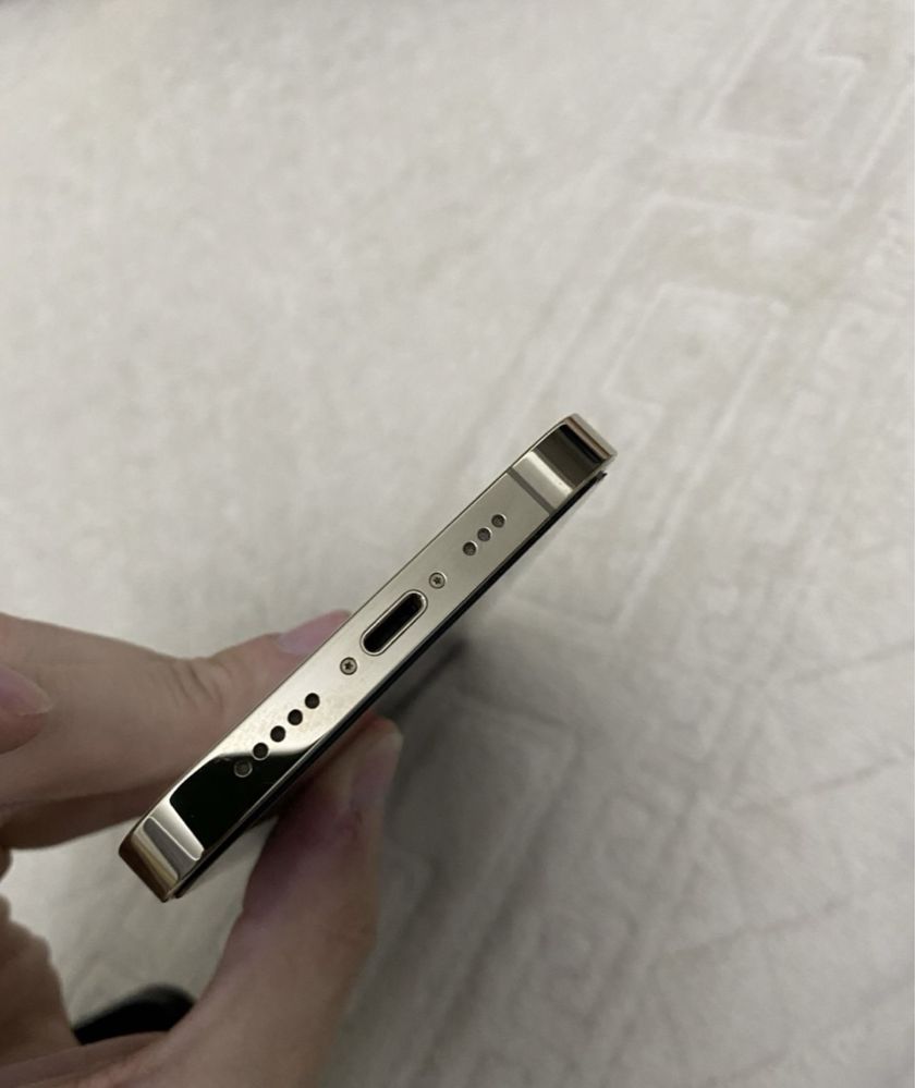 Iphone 12 Pro в отличном состояние