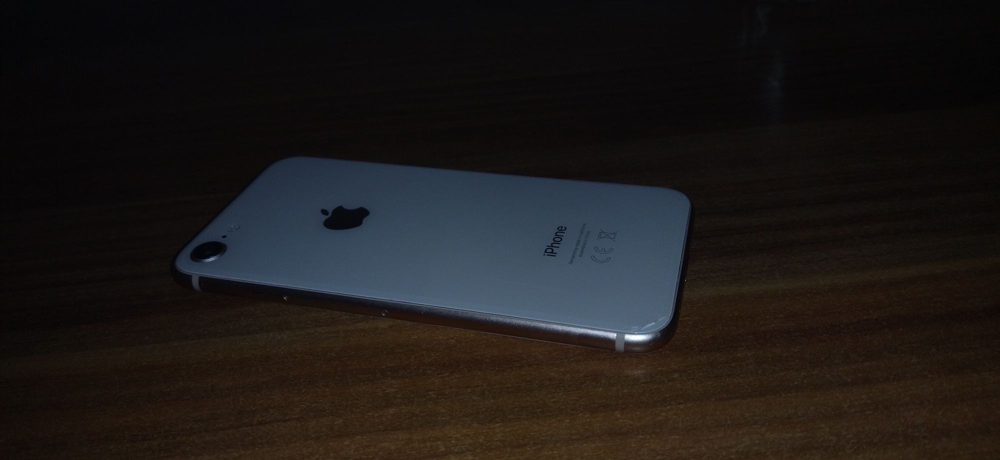 Айфон 8 64gb (идеал,оригелан)