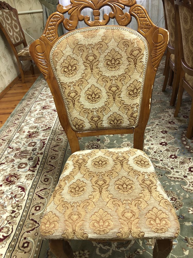 стол, стулья сатылады, состояниясы жаксы