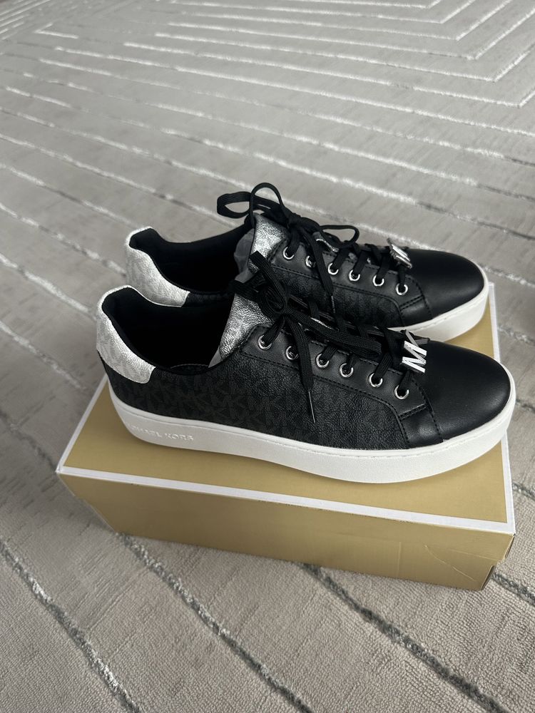Кроссовки, кеды Michael Kors