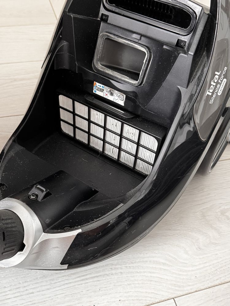 Мощный пылесос Tefal в отличном состоянии