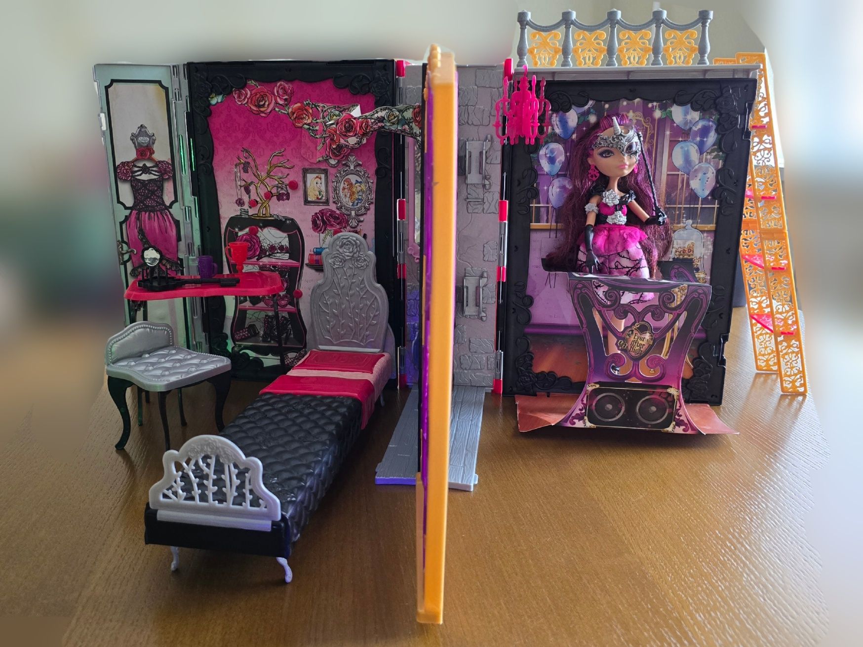 Браер Бьюти Дом-книга Эвер Афтер Хай / Ever After High