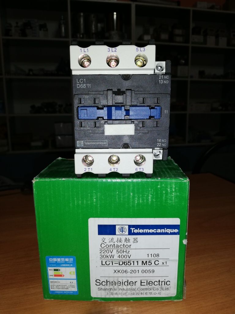 Пускатель Schneider electric. 65 Ампер, 220V.(LC1-D6511)