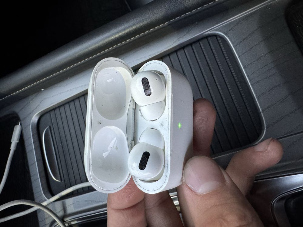 Продаю AirPod pro