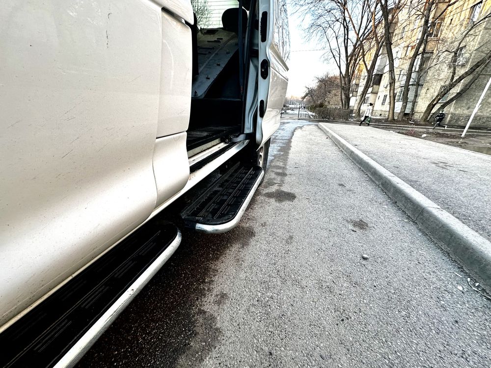 Mitsubishi DELICA