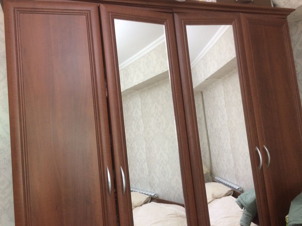 Спальная кровать с шифонером