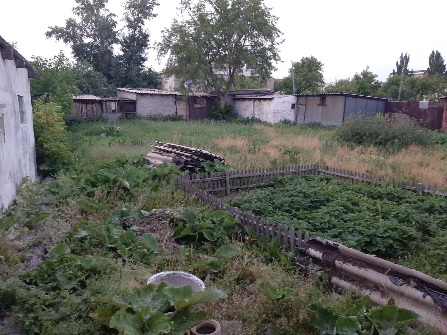 Продам дом на одного хозяина с центральным отоплением.