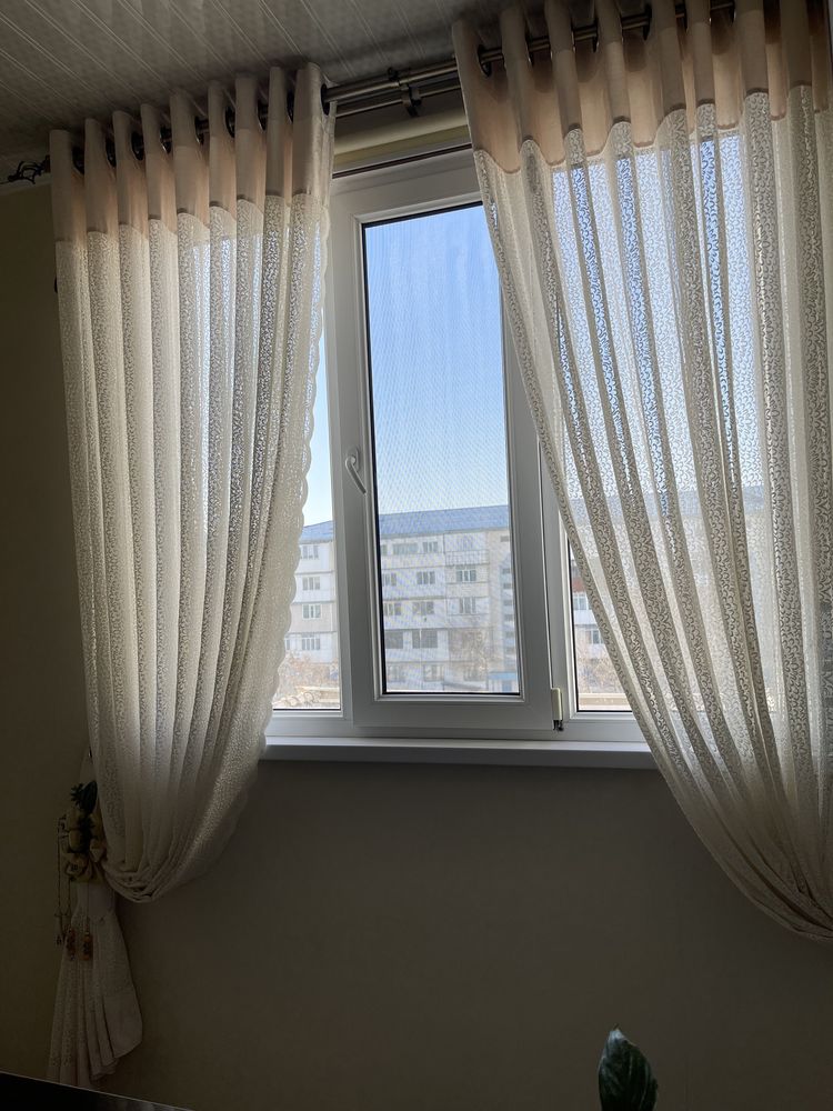 Продам тюль в кухонную комнату