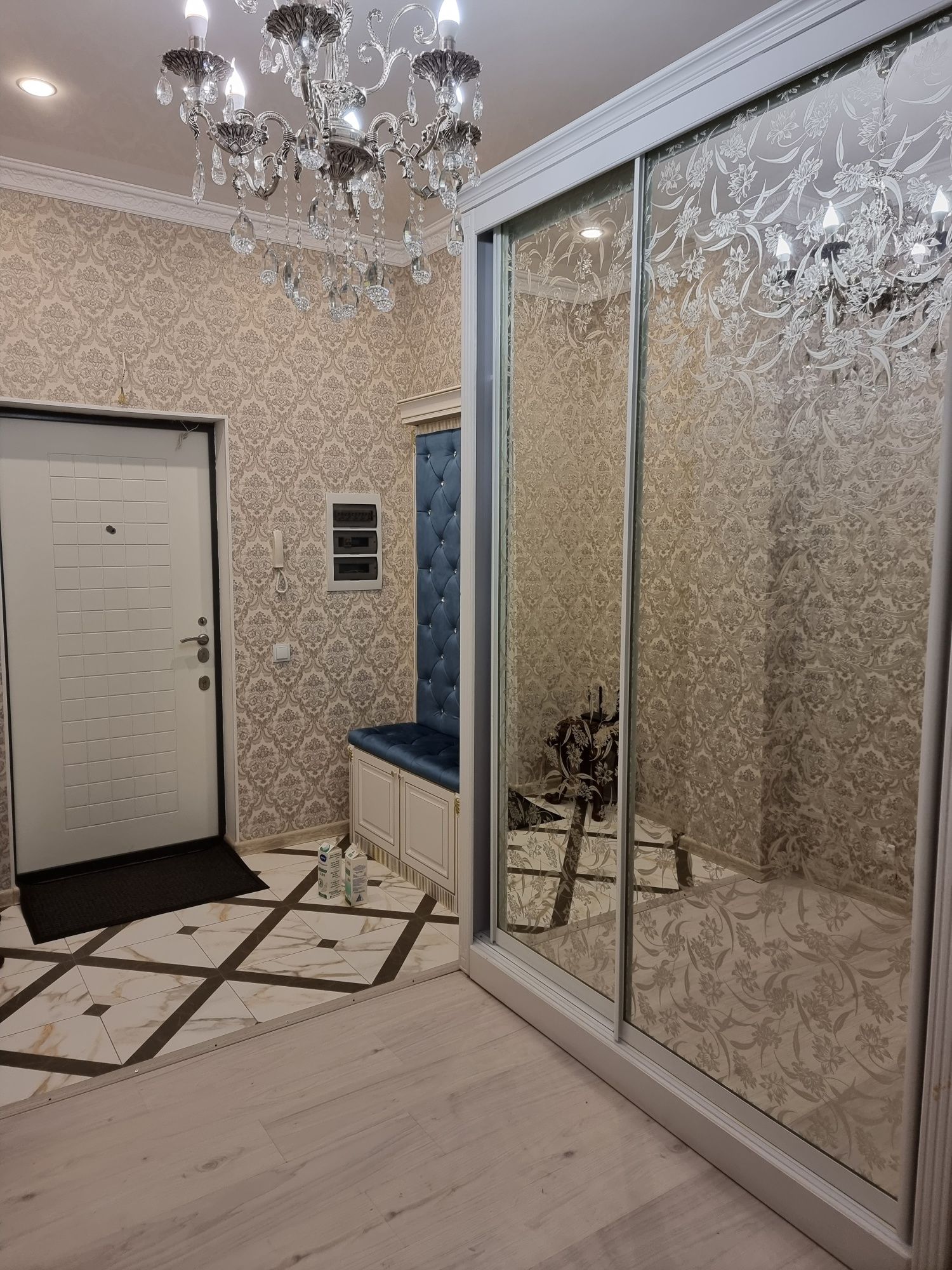 Сдам посуточно 1 комн комнатную квартиру жк эдель