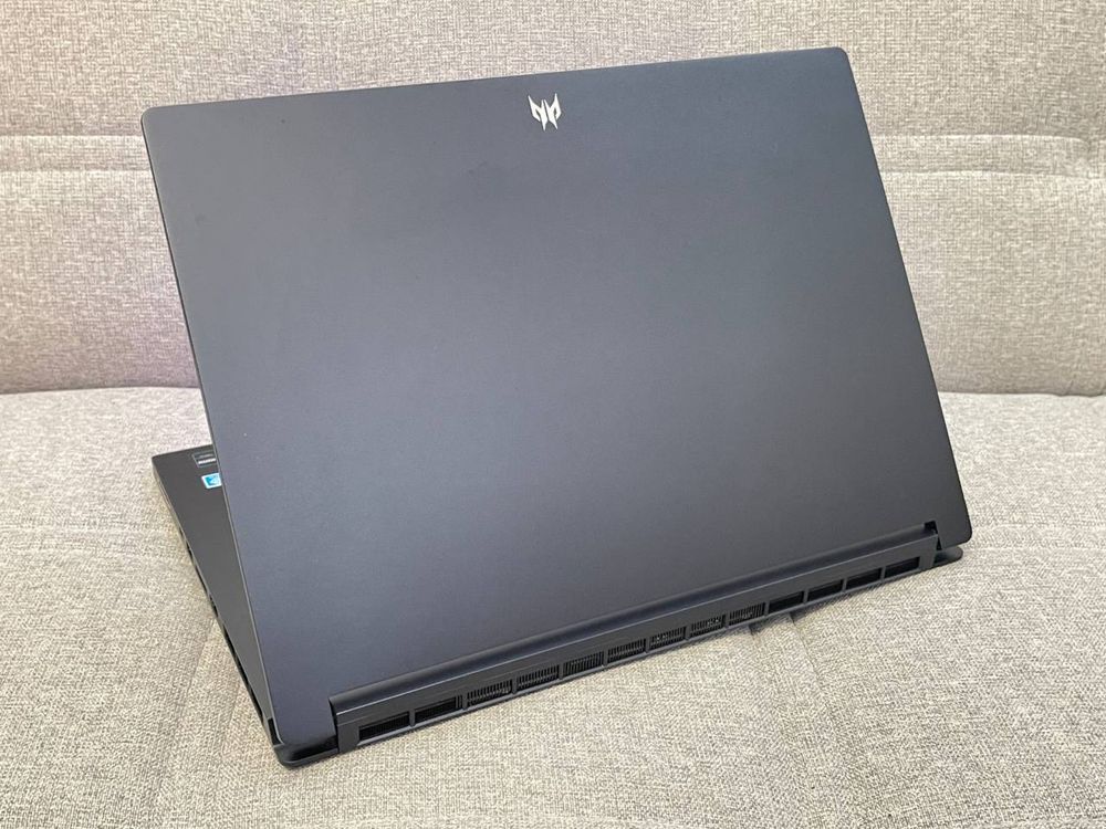 Alienware X16/Legion pro7/Acer Triton/Asus G18
