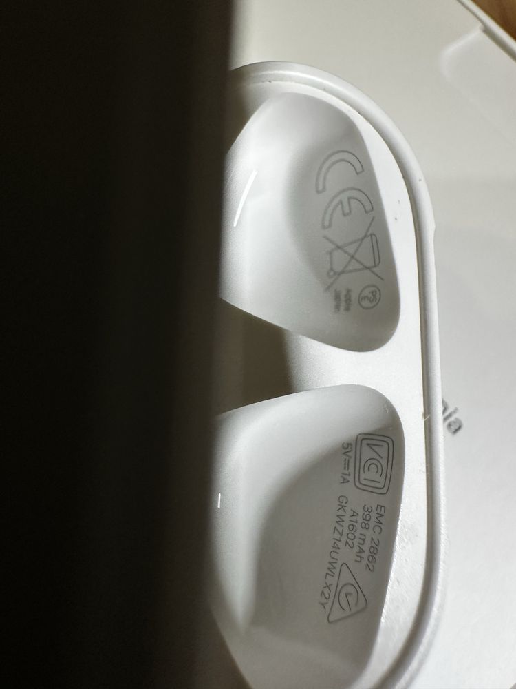 Наушники Apple AirPods 2-го поколения