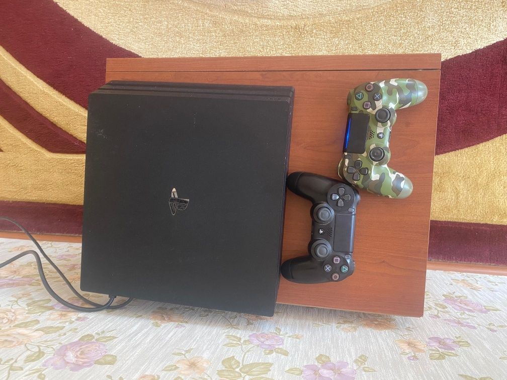 Продам PS 4 (плейстейшен) 1 теребайт + 6 шт игра диск!