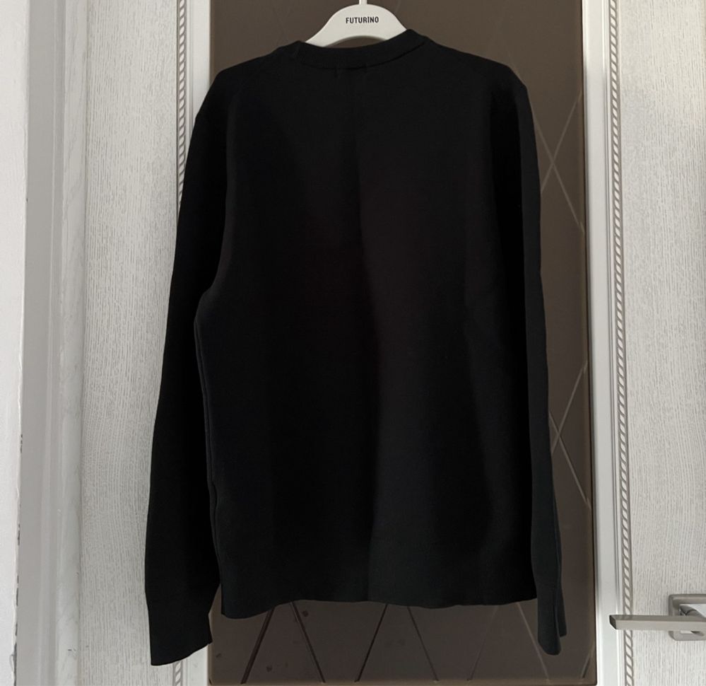 Продам свитер Uniqlo